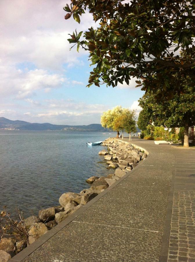 Al Vicolo Dei Pescatori Bed & Breakfast Anguillara Sabazia Exterior foto